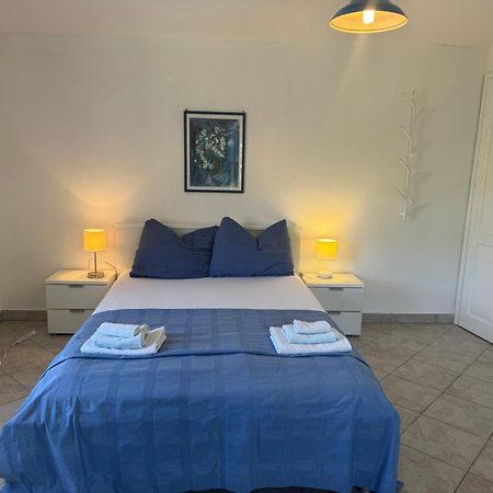 Mediterranes Ferienhaus M. Terrasse Veli Losinj Ngoại thất bức ảnh