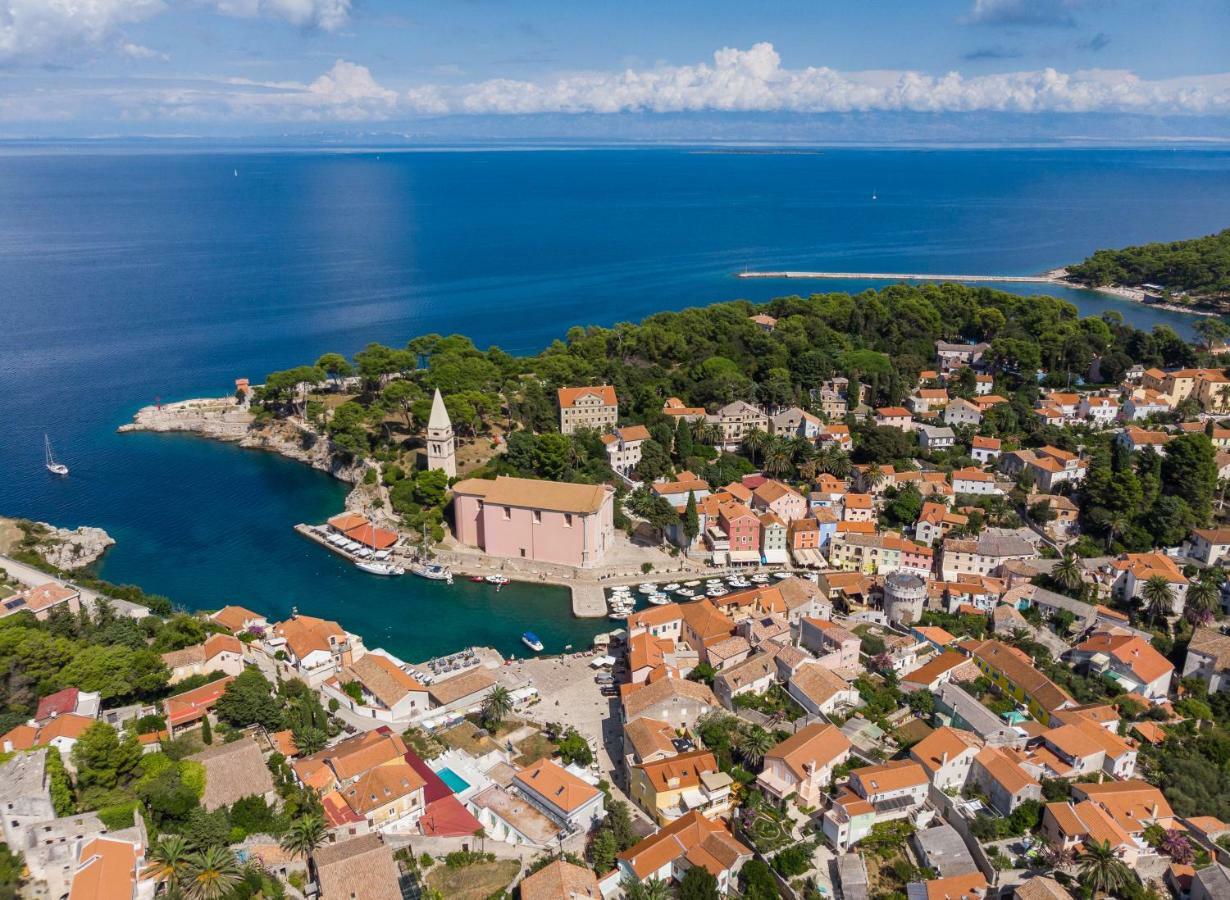Mediterranes Ferienhaus M. Terrasse Veli Losinj Ngoại thất bức ảnh