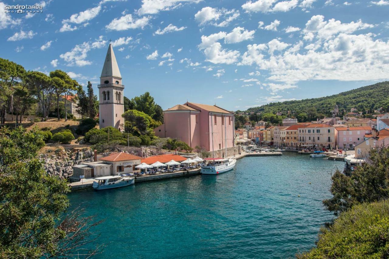 Mediterranes Ferienhaus M. Terrasse Veli Losinj Ngoại thất bức ảnh